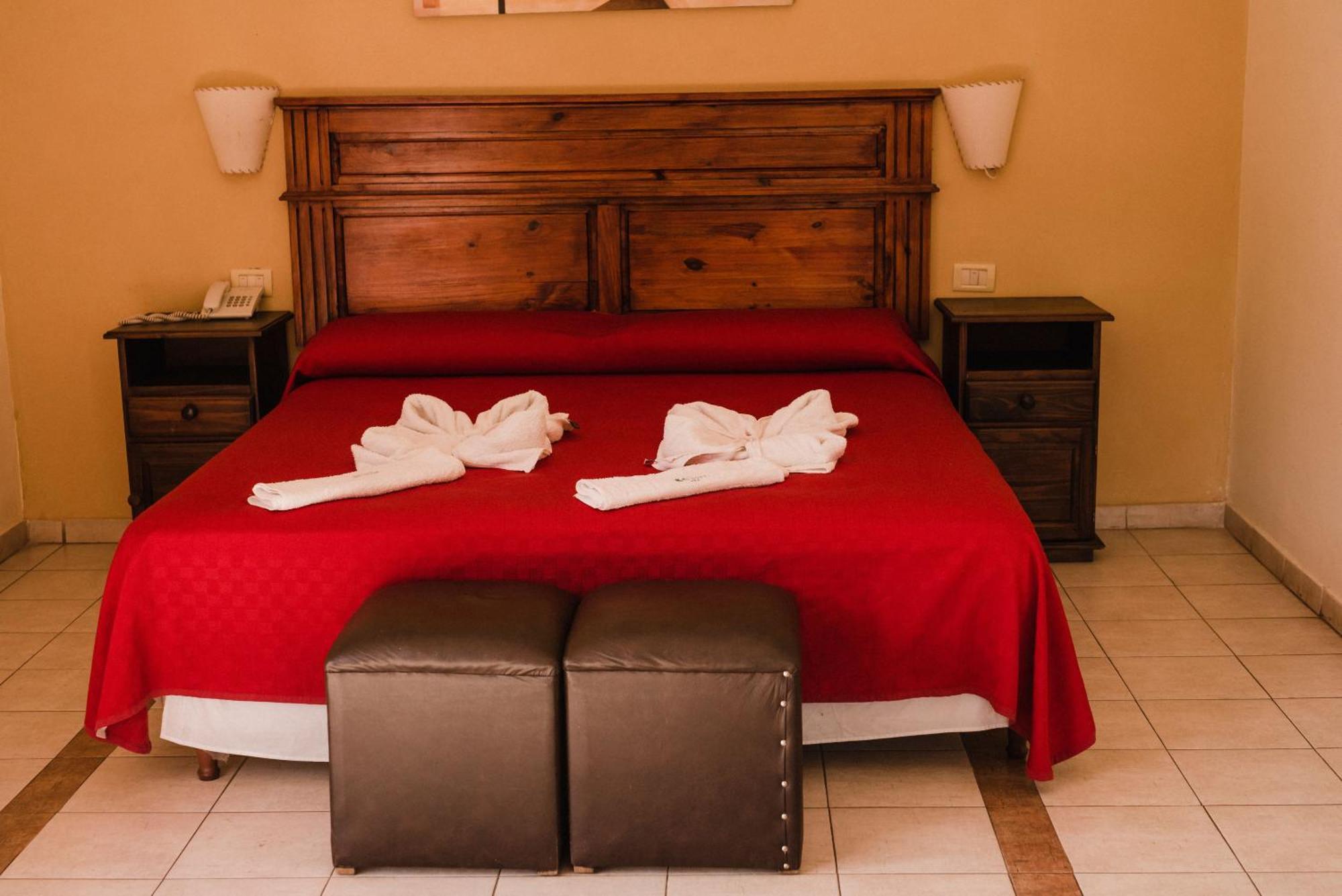 Hotel El Sauce ซานตา โรซา เด กาลามูชิตา ภายนอก รูปภาพ